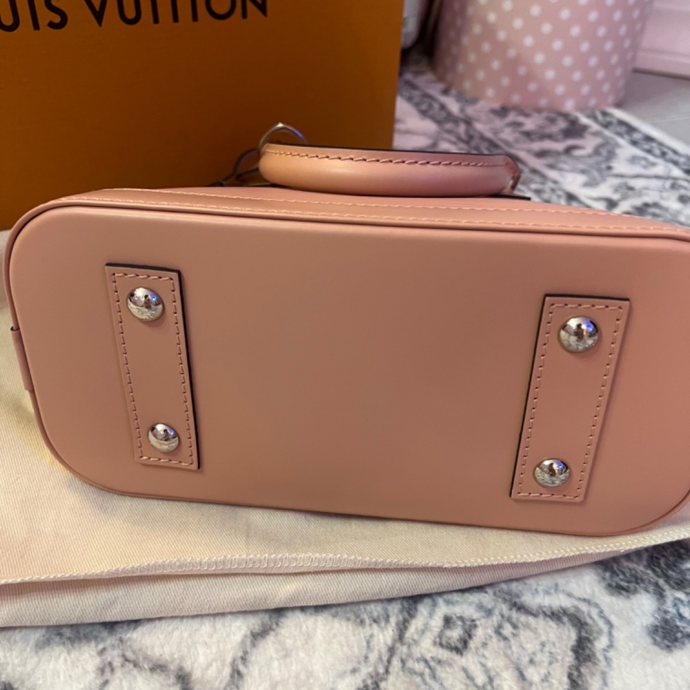 Louis Vuitton crossbody/shoulder purse in pink - Picture 9 of 9